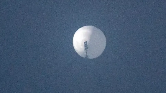 China confirmó que el globo que sobrevuela EEUU le pertenece