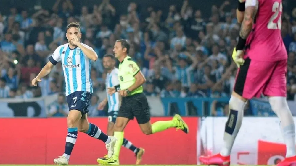 Racing le ganó a Talleres y sigue escalando