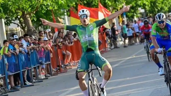 EL CAPITÁN del SEP espera festejar así el domingo con la Selección Argentina.