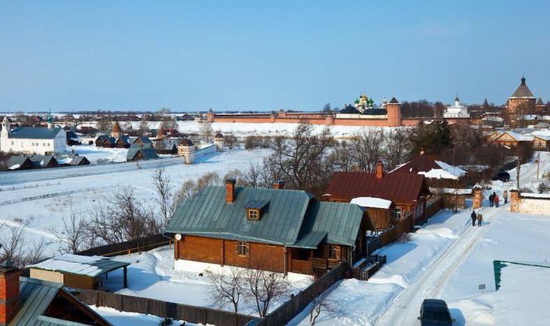 El truco que usan en Rusia para mantener las casas calientes y ahorrar en calefacción