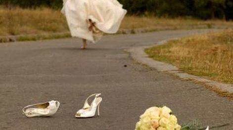 Se casó por civil pero a las pocas horas se arrepintió y dejó al novio plantado en la fiesta