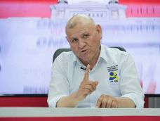 El candidato presidencial Napoleón Becerra murió tras un accidente automovilístico en el sur de Perú durante la campaña electoral. El candidato presidencial Napoleón Becerra murió tras un accidente automovilístico en el sur de Perú durante la campaña electoral.