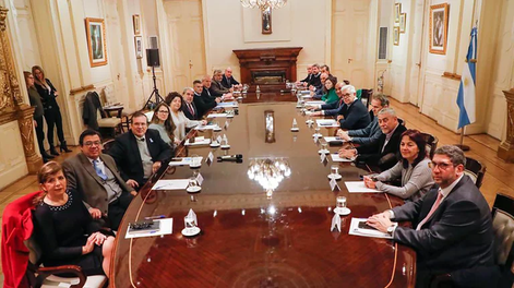 En reunión de gabinete, Batakis adelantó un “panorama complejo en los próximos meses”