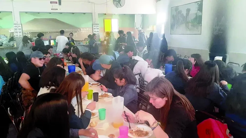 Minería analiza financiar algunas obras en tres escuelas jachalleras