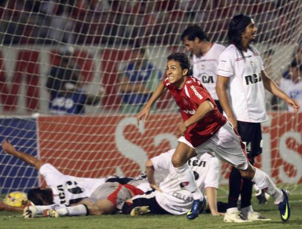 Nilmar agita con Argentina
