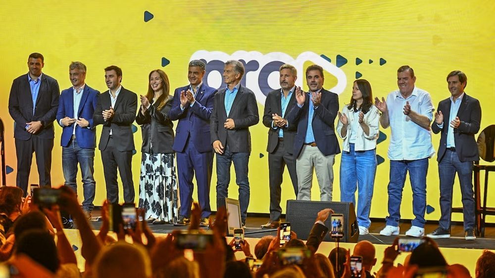 Mauricio&nbsp; Macri relanzó el PRO, aseguró que vienen a sostener el rumbo, aunque se diferenció de LLA.