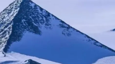 Hallaron una pirámide en la Antártida similar a las de Egipto: la explicación