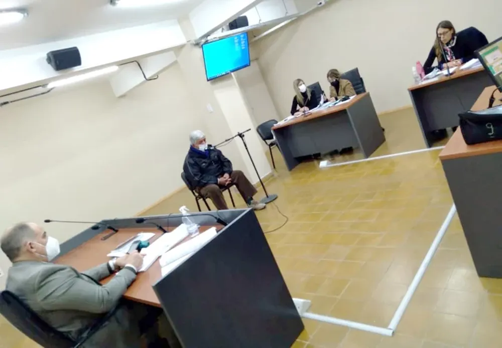 Piden inusual pena a jubilado por el abuso a 2 nietas: 4 años de cárcel y $40.000 por daño