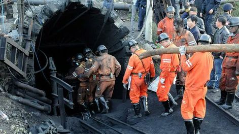 Al menos 57 personas están desaparecidas tras el derrumbe de una mina en China