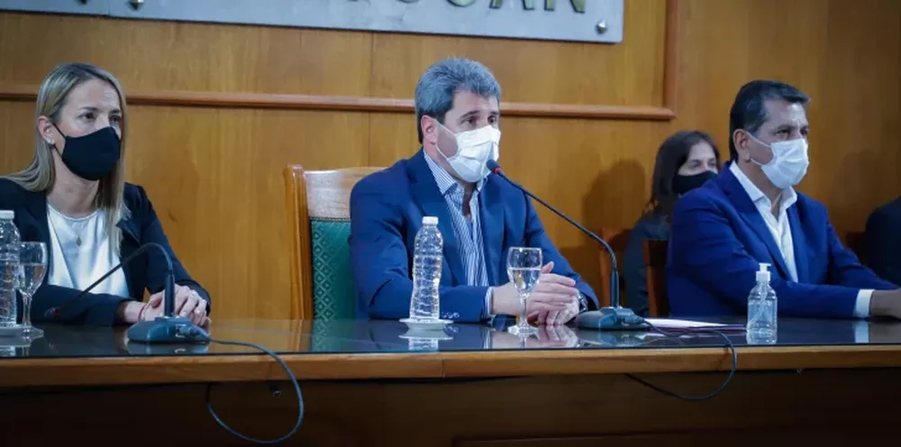 Uñac: “Los sanjuaninos necesitamos salud y también trabajo”