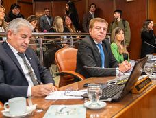 Omar Ortiz y Miguel Vega. Foto: Legislatura.-
