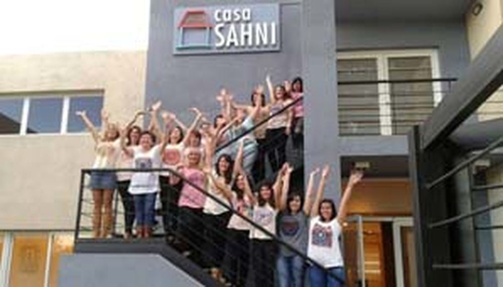 Al sueño de Cassano se sumó otra forma de ayudar a la Casa Sahni