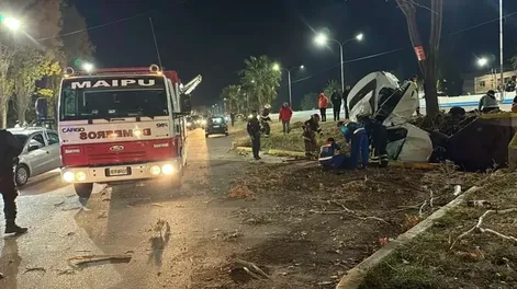 Mendoza: dos muertos y tres heridos graves en un accidente vial en Maipú