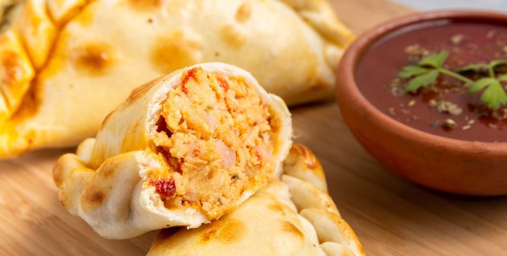 Las empanadas de pollo son una de las variantes más ricas y simples dentro del amplio universo de las empanadas argentinas.