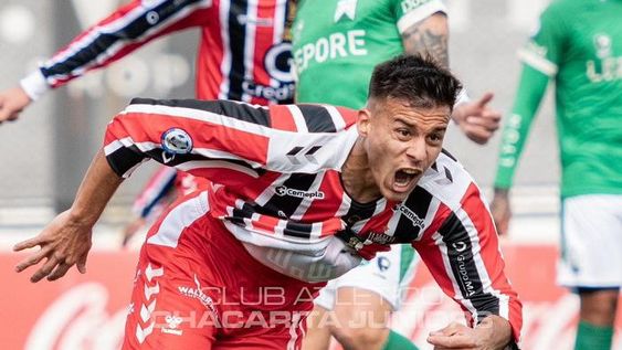 Chacarita no perdonó a Ferro y sigue de líder