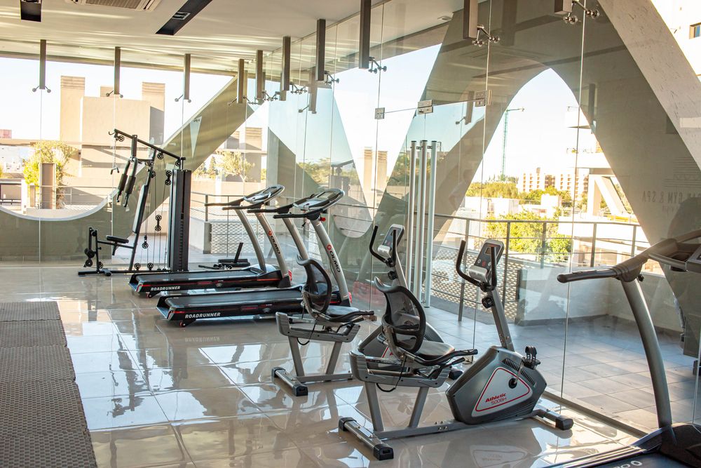 El complejo también ofrece el espacio para el gimnasio equipado. 