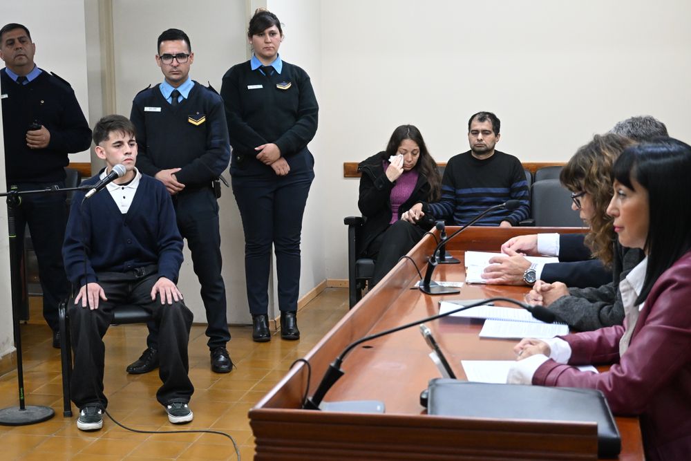 Matías Olmedo -sentado, a la izquierda-, condenado a 10 años de prisión.