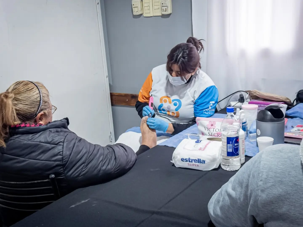 El programa de asistencia del municipio de Pocito incluye peluquer&iacute;a y podolog&iacute;a.