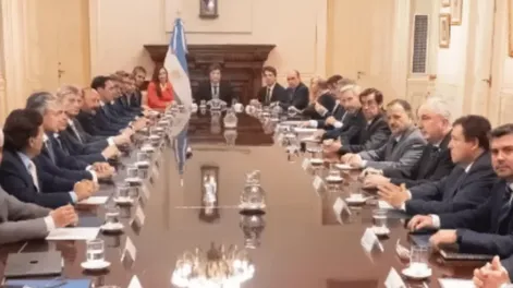 Finalmente, el Gobierno convocará a los gobernadores por etapas para discutir el Pacto de Mayo