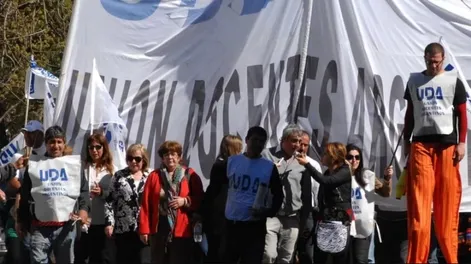 Los gremios docentes con representación nacional discutirán paritarias en febrero