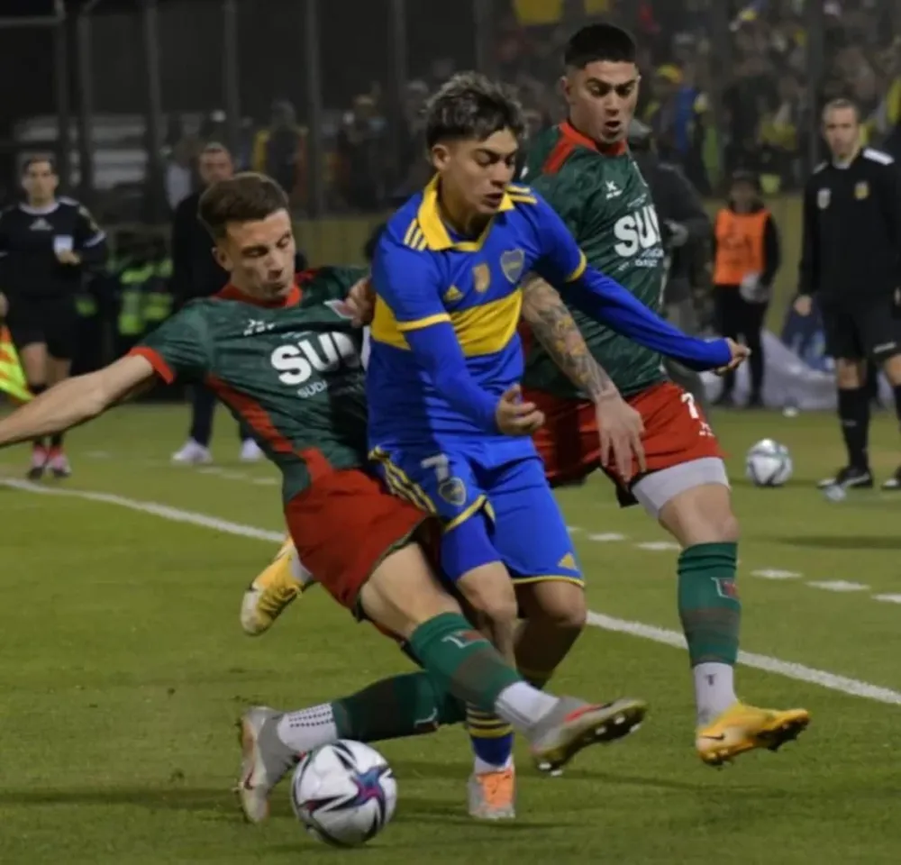 Luego del “patadón”, operaron a Zeballos