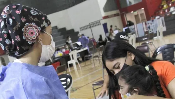 Arranca la primera vacunación anticovid de refuerzo para niños: lo que hay que saber