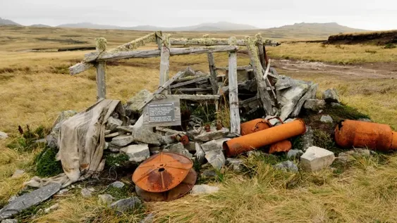 Un argentino intentó llevarse un recuerdo de Malvinas: fue detenido y multado con $50 mil