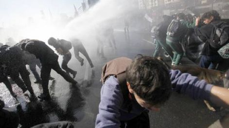 Chile: Arden las calles  por marcha estudiantil