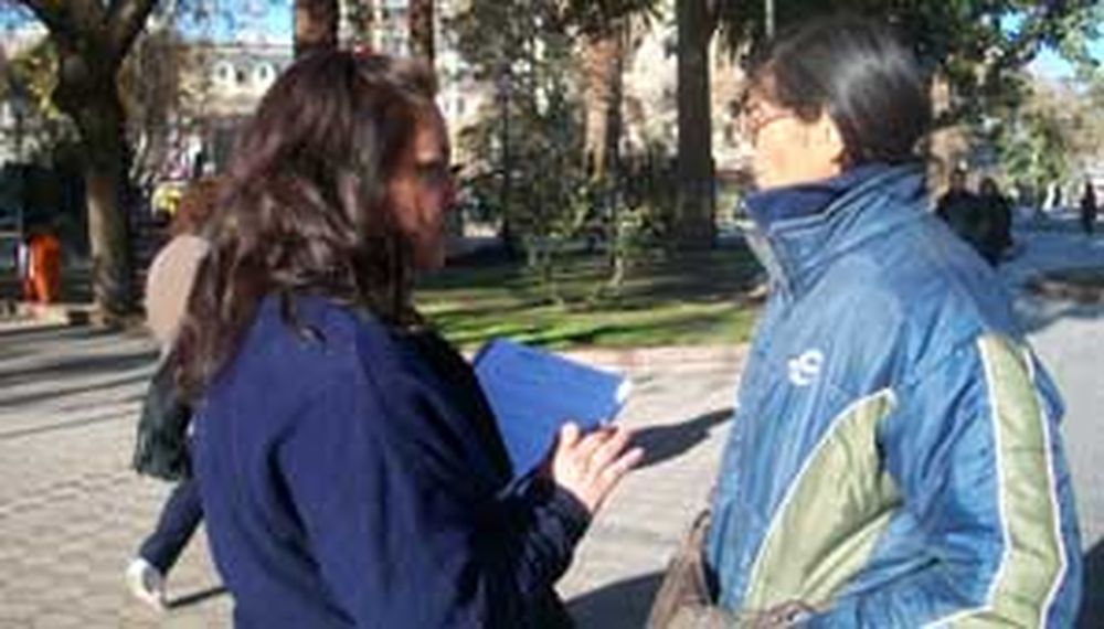 Amas de casa juntan firmas en busca de una ley de precios