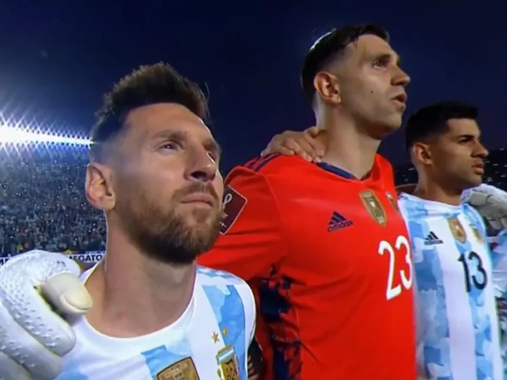 Patricia Sosa, Baglietto, Vitale y Sujatovich, los responsables de un emotivo Himno