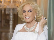 Juana Viale reemplaza a Mirtha Legrand tras un cuadro gripal leve. Juana Viale reemplaza a Mirtha Legrand tras un cuadro gripal leve.