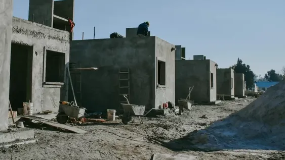 El Gobierno propuso comenzar a regularizar la deuda en obra pública