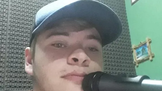 Encontró en la radio su lugar y sueña con entrevistar a Gallardo: cuando una discapacidad es una oportunidad