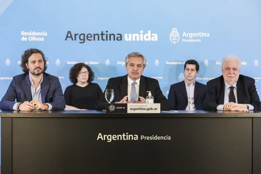Autorizan salidas de 1 hora por día hasta los 500 metros de las casas