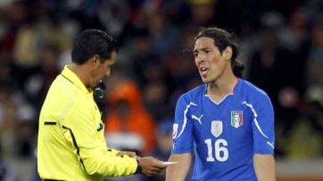 Camoranesi pegó y hoy lo paga caro