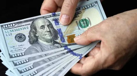 REFUGIO. Los plazos fijos en dólares ganan terreno como opción de ahorro.