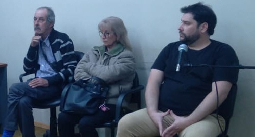IMPUTADOS. De izquierda a derecha, los hermanos Orlando y Adela Rueda. A la derecha, Héctor Andrés Storniolo, señalado en unas 400 denuncias por ventas fraudulentas de terrenos.