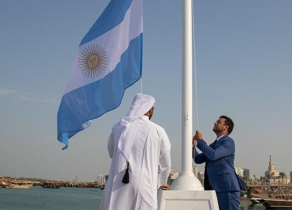 Ya izaron la bandera argentina en la capital de Catar