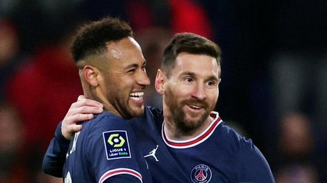 Messi marcó un tanto en la goleada de PSG y recibió aplausos de los hinchas