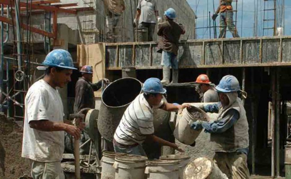 A los pies de Dios en tiempos difíciles