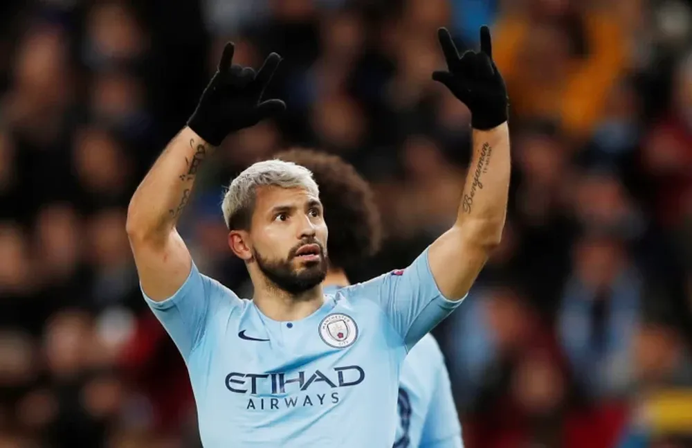 Agüero marcó un doblete en la histórica paliza del Manchester City sobre el Schalke 04