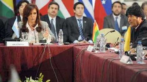 Cancilleres de UNASUR a Quito: fuerte respaldo a Correa