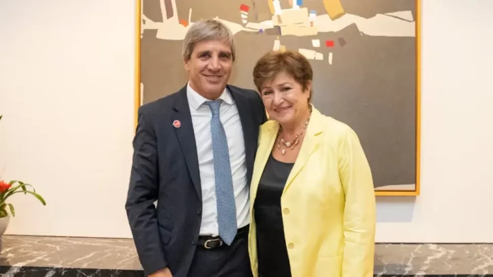 Luis Caputo y Kristalina Georgieva, titular del FMI.