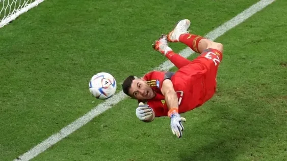 El show del Dibu Martínez en los penales