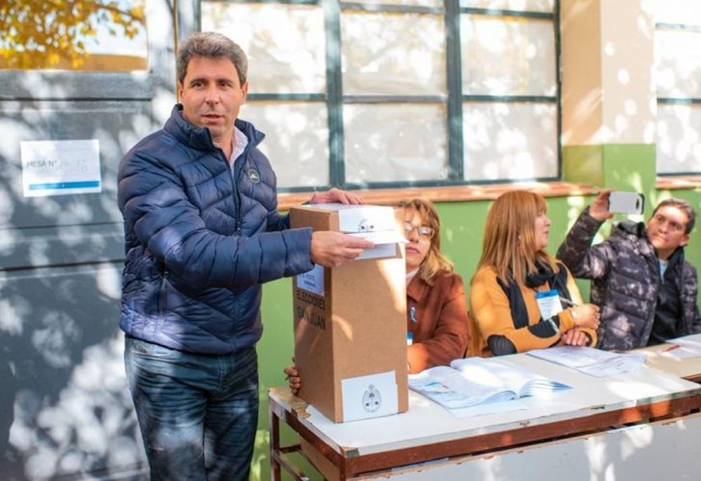 Uñac propone suspender las PASO del año que viene