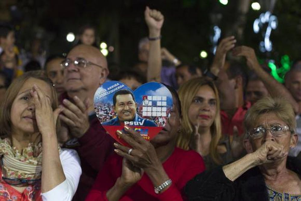 Hugo Chávez, “estable dentro de su cuadro delicado”