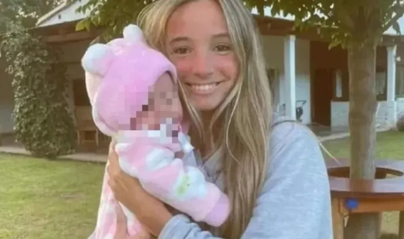 Murió una fonoaudióloga y su beba de 10 meses en un vuelco en Catamarca