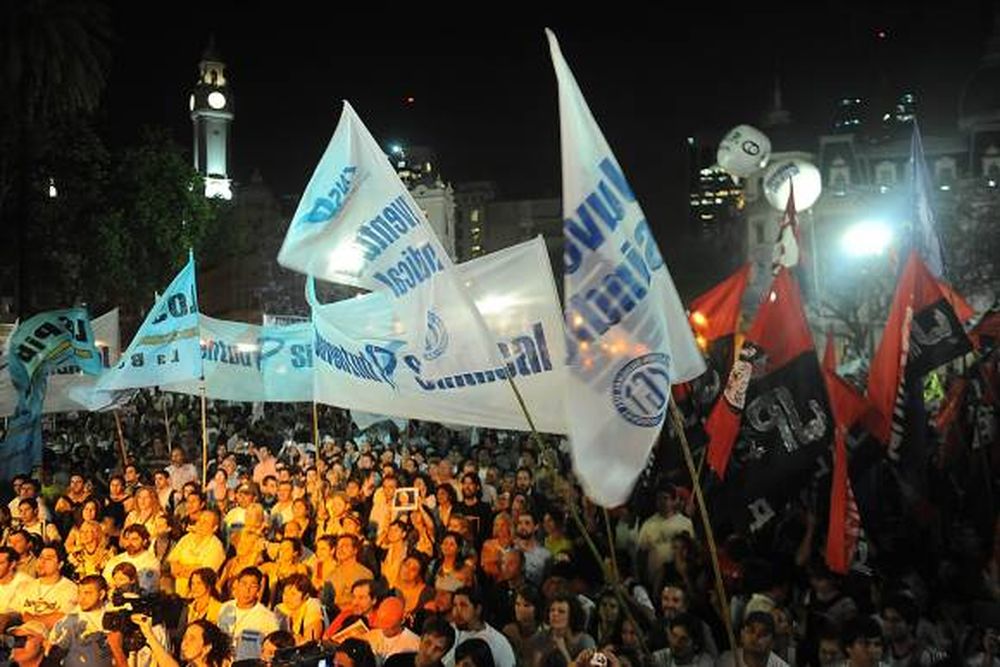 Recuerdan 6 meses sin Néstor