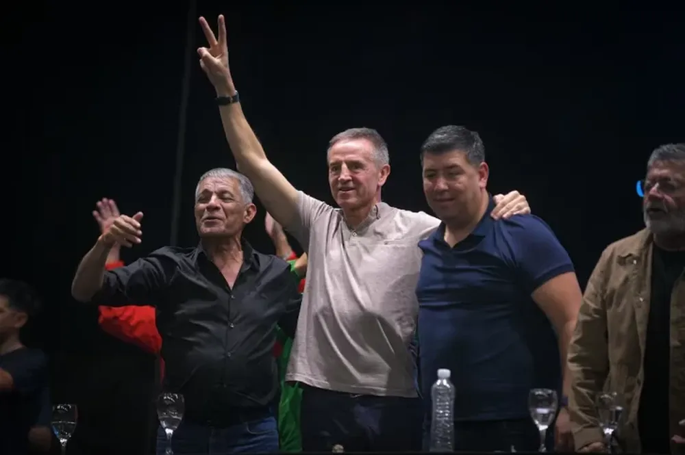 Antes de presentar el proyecto de reforma laboral, el Gobierno evalúa convocar a una reunión con la CGT