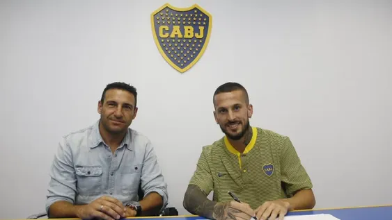 Benedetto renovó su contrato con el Xeneize